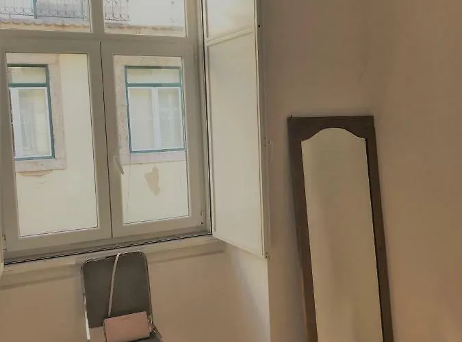 Baixa-chiado Cosy 5 Bedrooms * 리스본